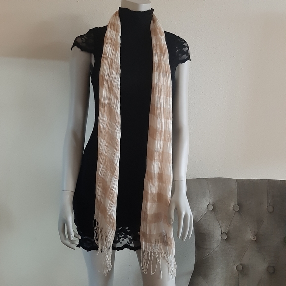 Tan and Cream Scarf - Picture 3 of 4